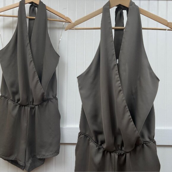 The Impeccable Pig Women's Halter Neck Romper Jumpsuit Gray Summer Outfit Large - Picture 1 of 11